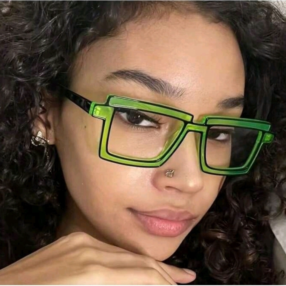 Bold Green Square Frame Women’s Sunglasses